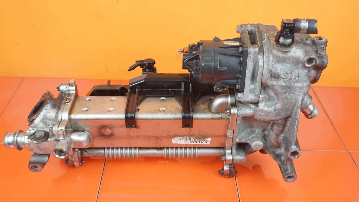 Radiateur EGR Opel B16DTH 55570005 22MB334EGR55570005