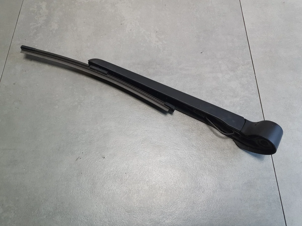 Torkararm bak Audi SQ6 e-tron 4KE955407B