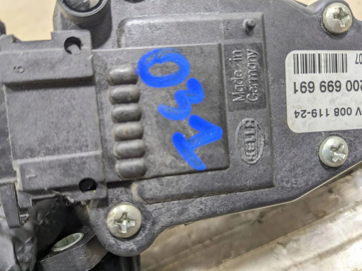 Kaasupolkimen potentiometri Renault OE 8200699691 image 4