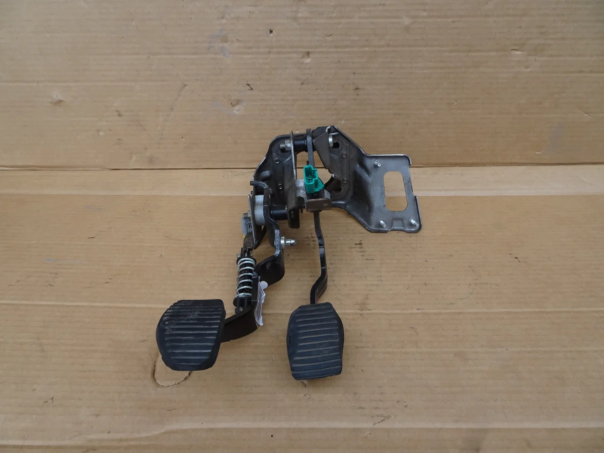 Peugeot Partner/Berlingo Pedal de Embraiagem e Travão Sensor