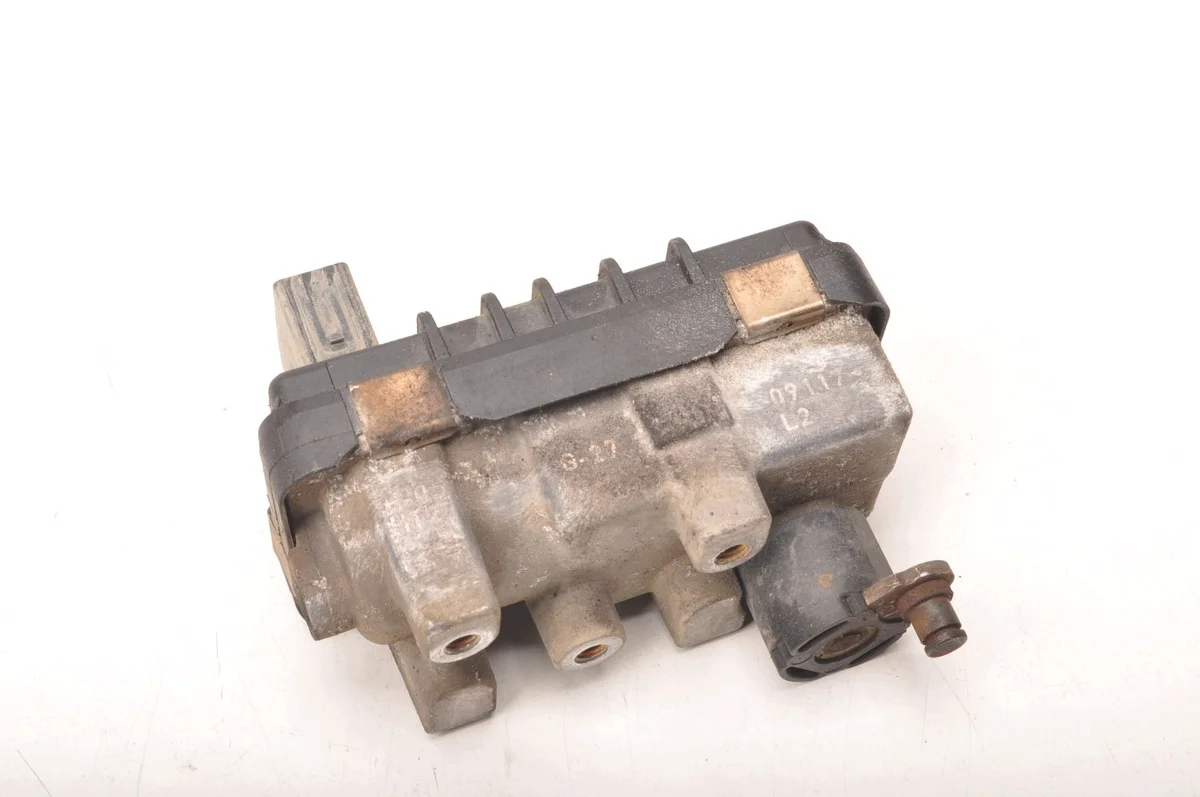 Regeleenheid Turbo Volvo C30 S40 V50 C70 D5 VOL-6NW009543