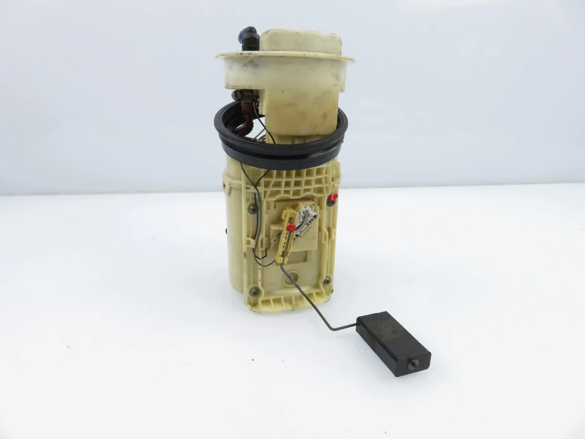 Pompe à carburant Skoda Octavia I 1.6 AEE 6Q0919051F M1157899-6Q0919051F