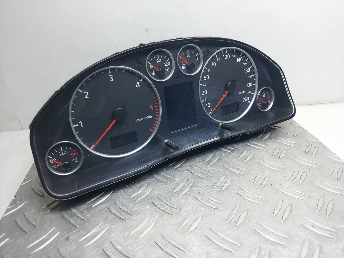 Cuadro de instrumentos Audi A6 C5 2.5 TDI 110080128