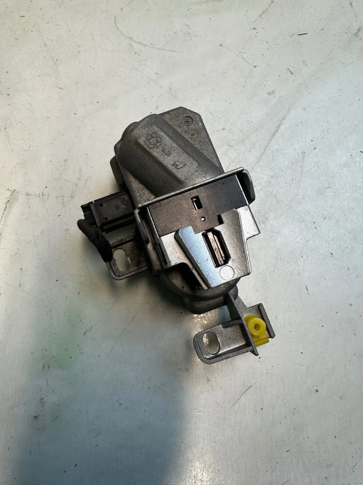 Volvo V50 Ohjauspylvään lukitus P30793893