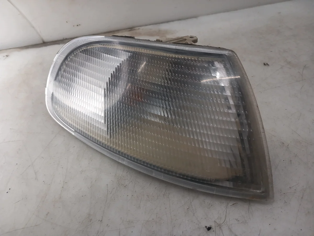 Front Right Turn Signal Honda Accord 0152633