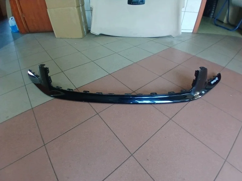 Porsche Macan 95B Baguette de pare-chocs avant 95B807826