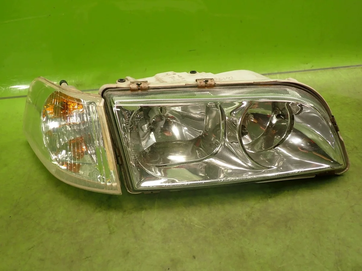 Faro delantero derecho Volvo V40 I 773-1109R