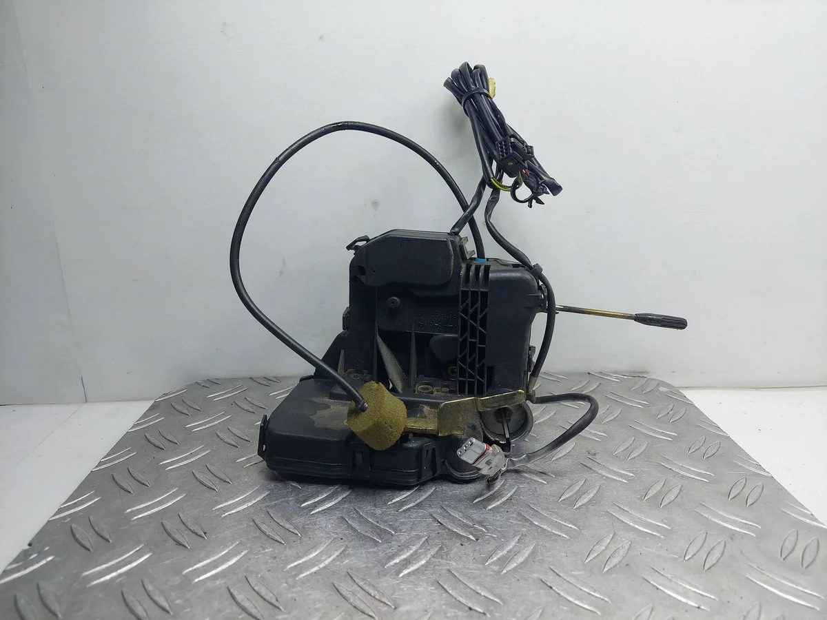 MERCEDES W203 Cerradura Puerta Izquierda Delantera 004133112631KAS