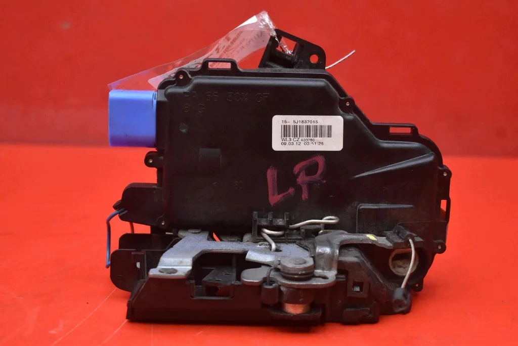 Fechadura Porta Esquerda Skoda Fabia II 5J1837015