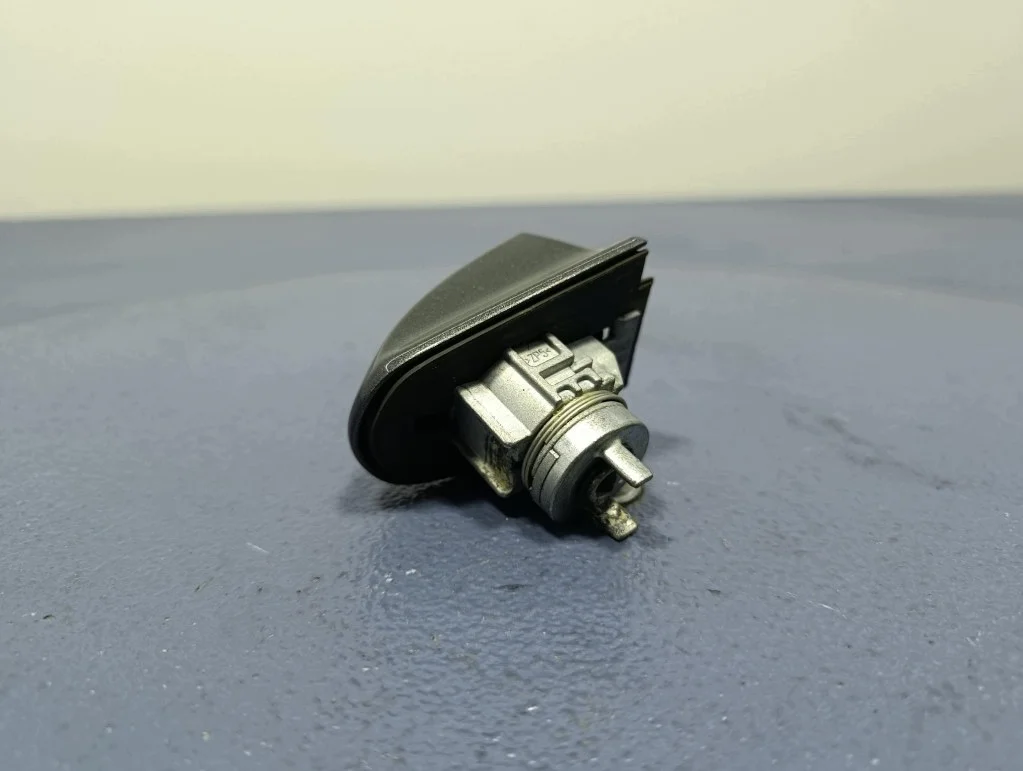 Interruptor de encendido Ford Puma H1BC-3F880-AB image 5