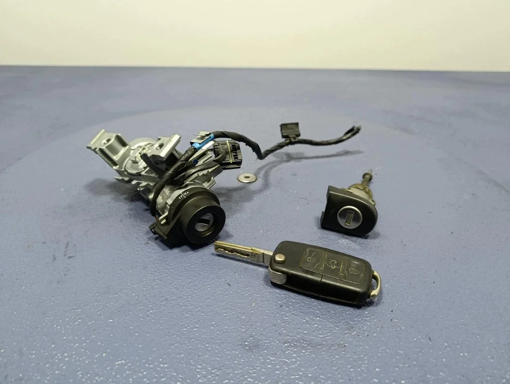 Contacteur d'allumage SEAT TOLEDO III 1K0905865