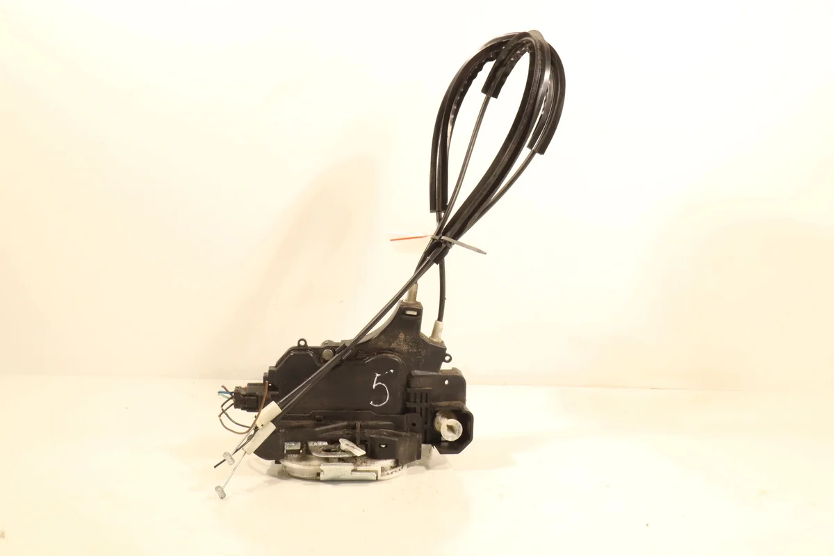 Schloss vorne links Mitsubishi Colt VI G09506