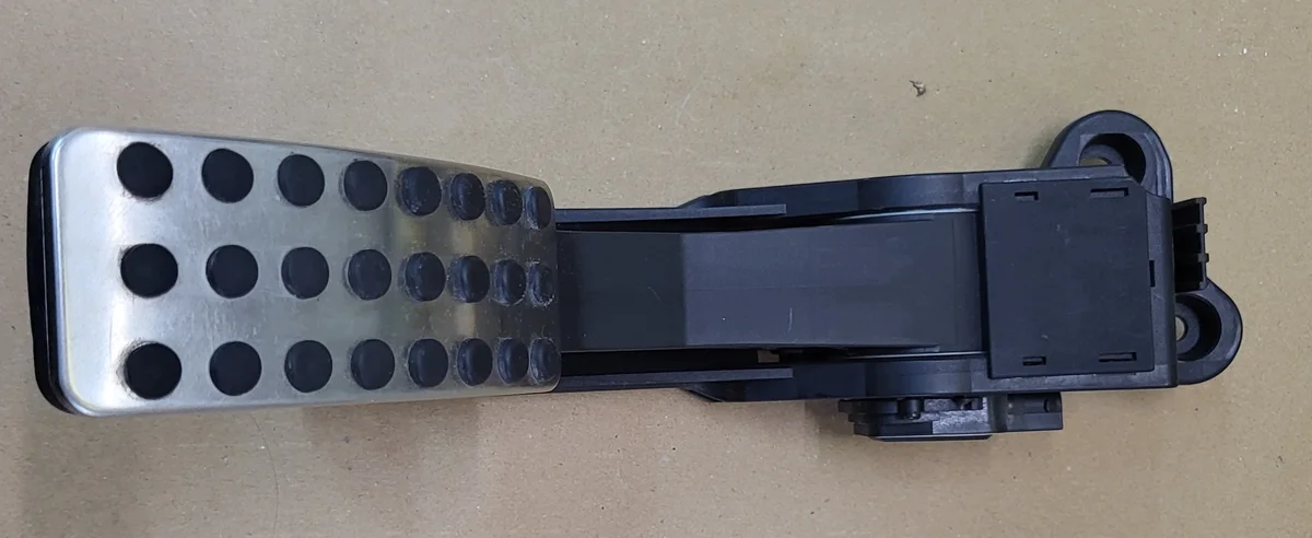 Pedal Acelerador Potenciómetro Mercedes ML 164 R W251 320 CDI A1643000104 OE