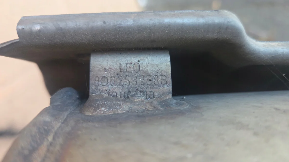 Audi A4 B6 Katalizator 8D0253753F image 4