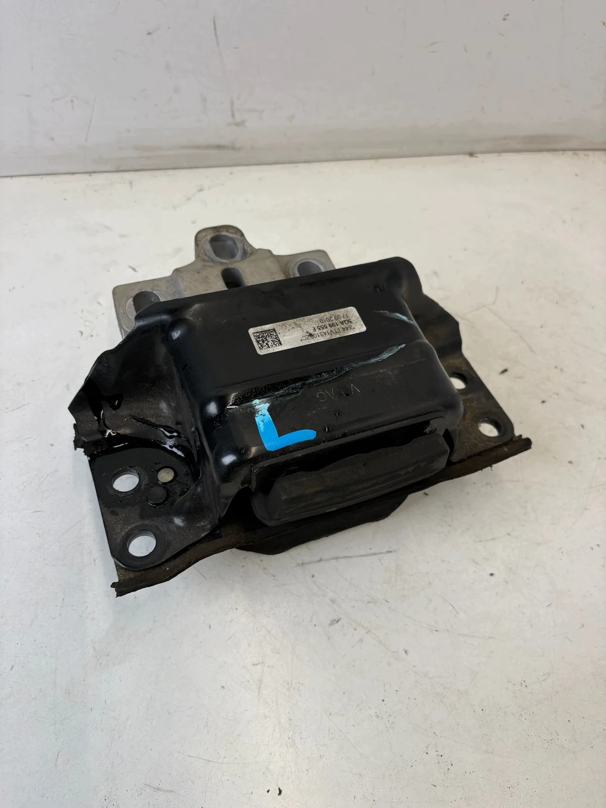Skoda Kodiaq Engine Mount Left 5QA199555F