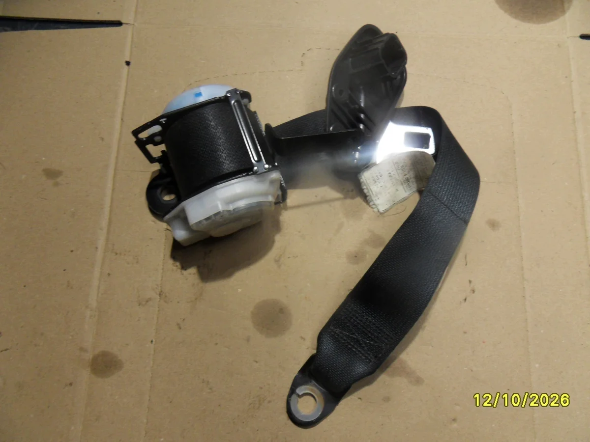 Toyota Avensis T25 Sicherheitsgurt hinten links 73370-05080