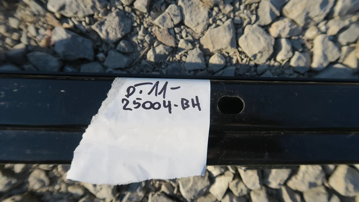 Guía Puerta Corredera Ford Transit Connect DT11-25004-BH