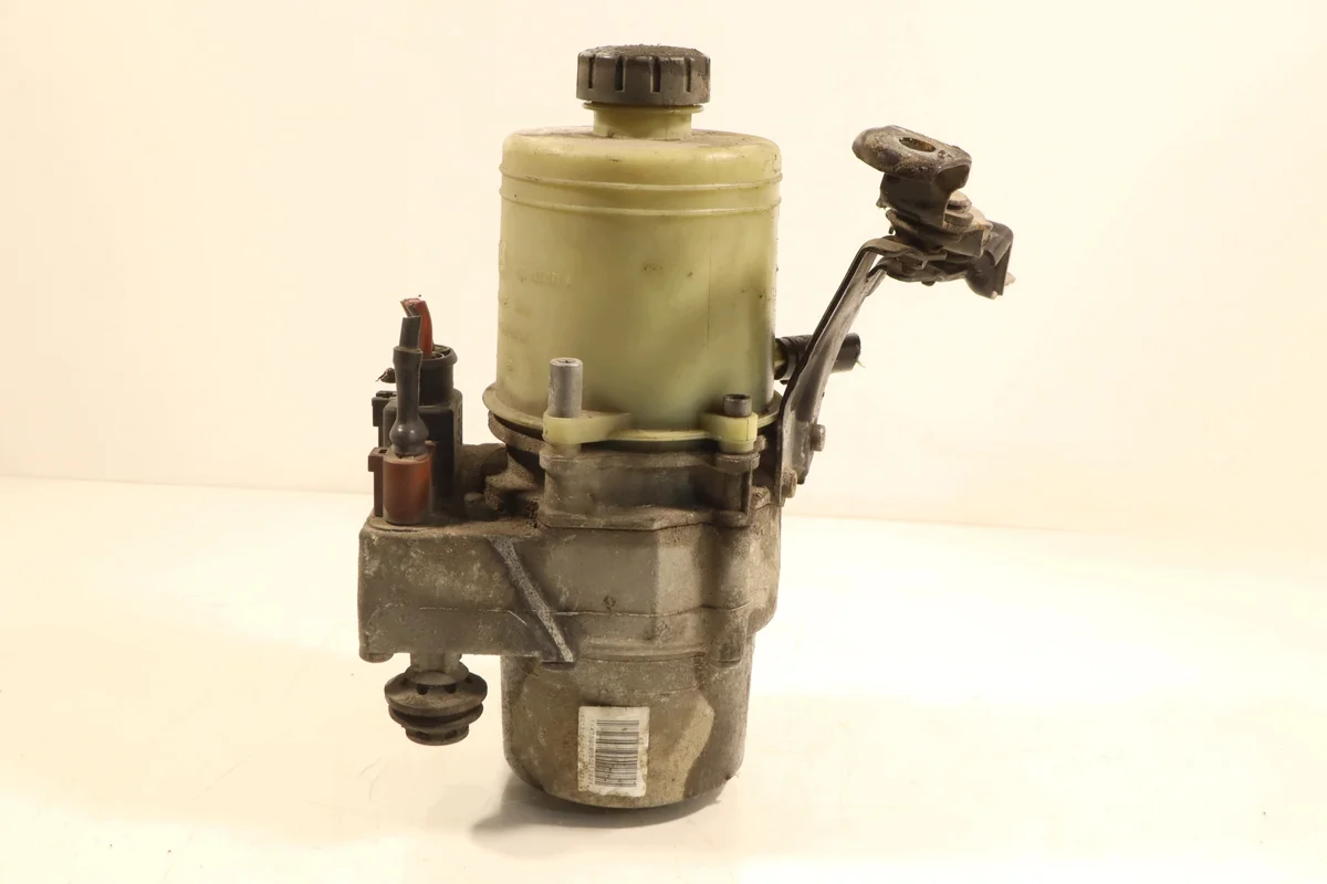 Ohjaustehostimen pumppu Volkswagen Polo 6Q423155AH