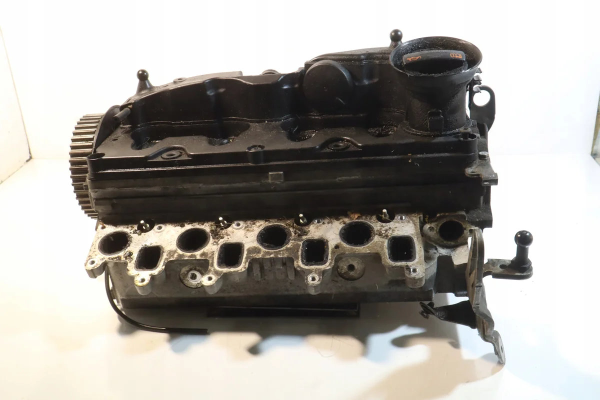 Culata VW Passat B7 2.0 TDI R03L103373J