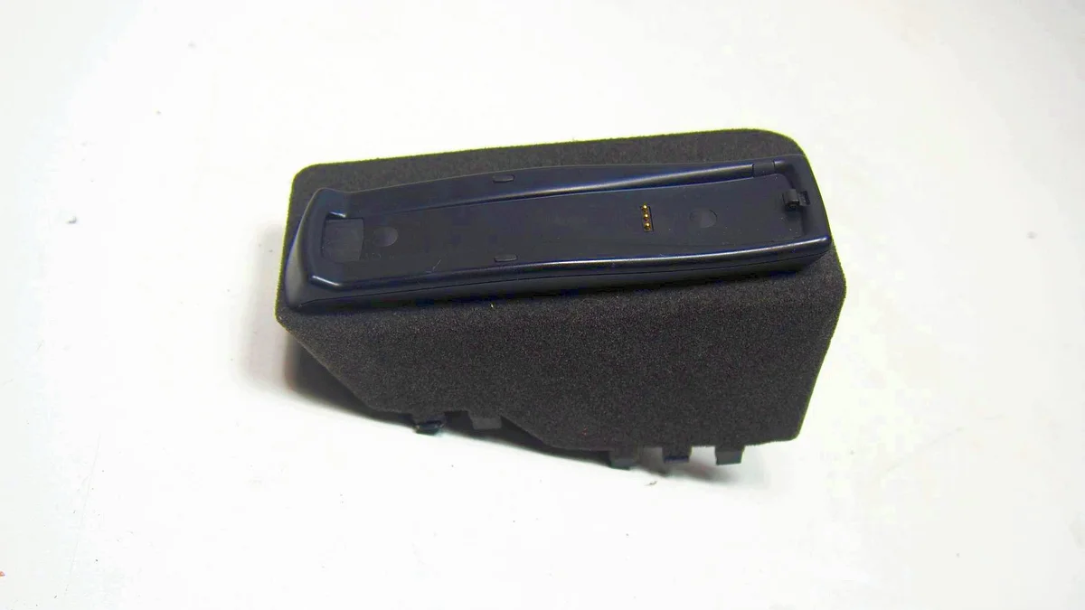 Porsche Cayenne II 92A bas för telefon 7P5867674 41000470A
