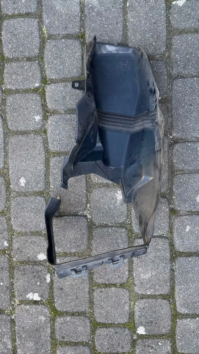 Peugeot Air Intake Duct 9811359480