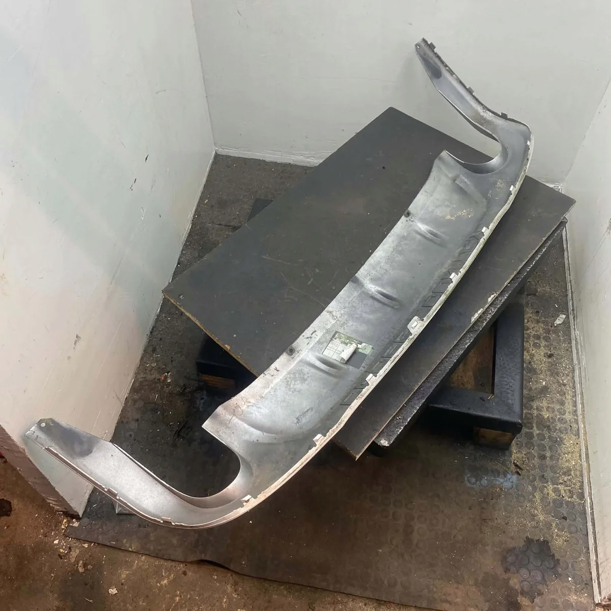 Volvo V40 Rear Bumper Diffuser 796444 image 6