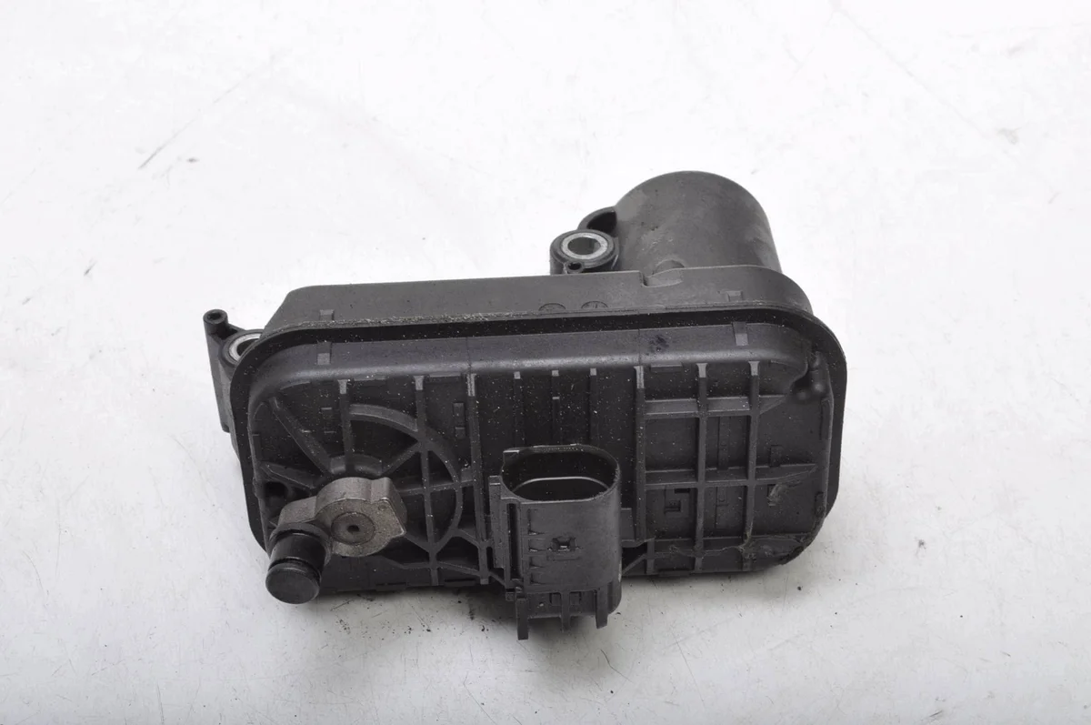 Audi A3 turbon ohjausyksikkö 04E145725CR VOL-04E145725CR
