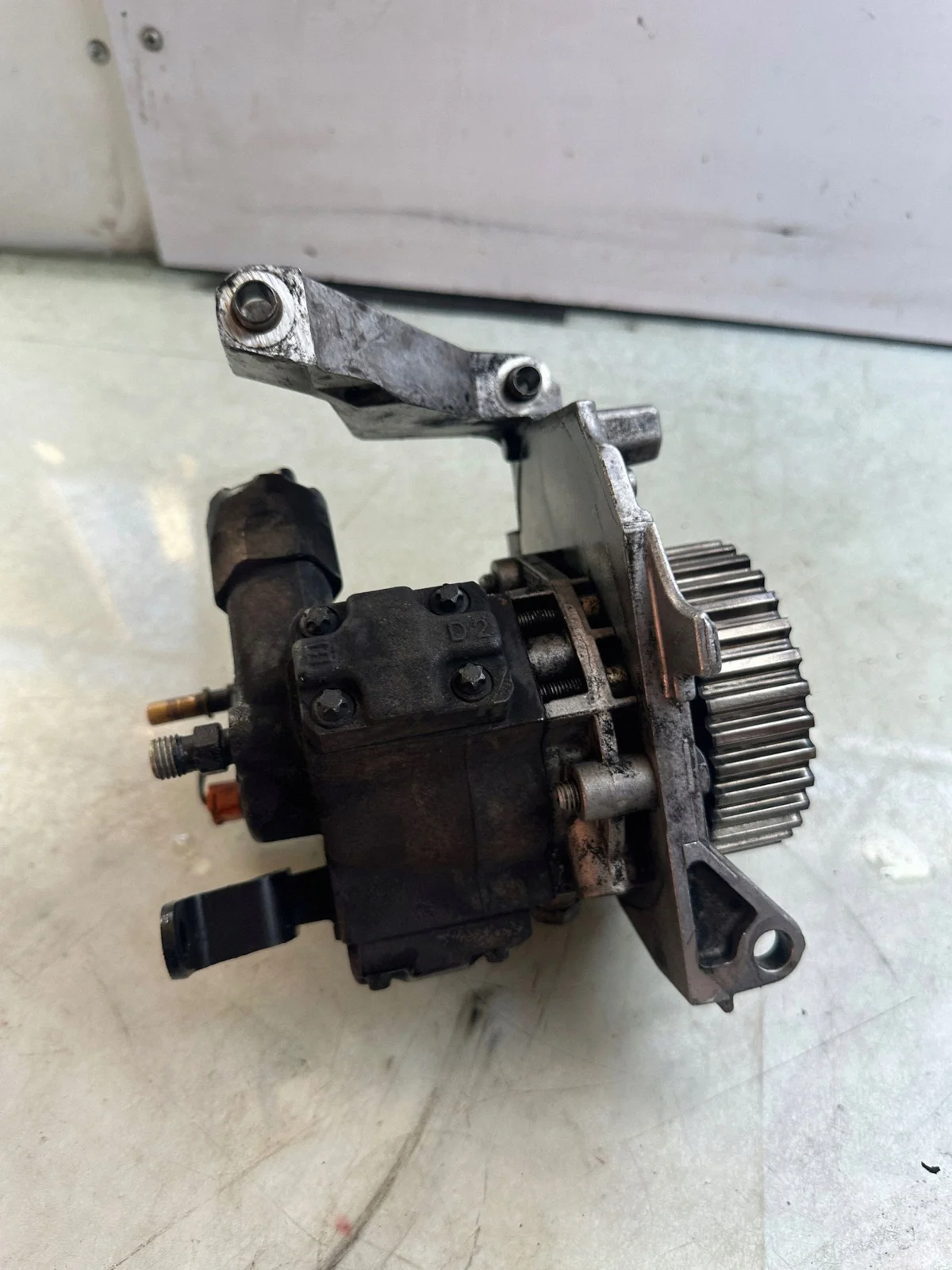 Polttoainepumppu Ford 1.4 TDCI 9641852080 image 3