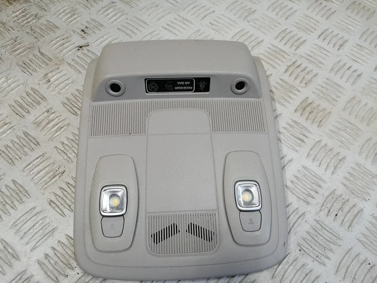 Lampe plafonnier Renault Megane IV 969807739R