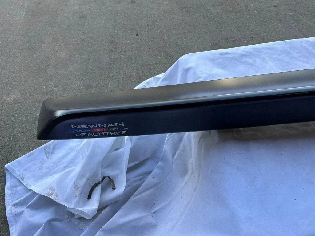 Spoiler coffre Dodge Challenger 5LC53TRM