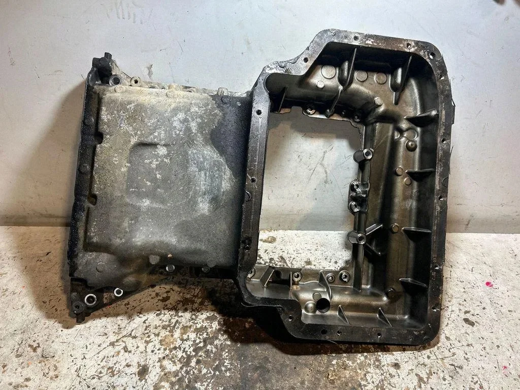 Mercedes-Benz A6510141402 Carter d'huile supérieur