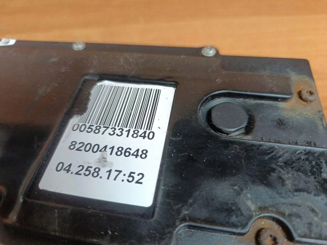 Sähköinen käsijarruvivun aktuaattori Renault Grand Scenic II 8200418648