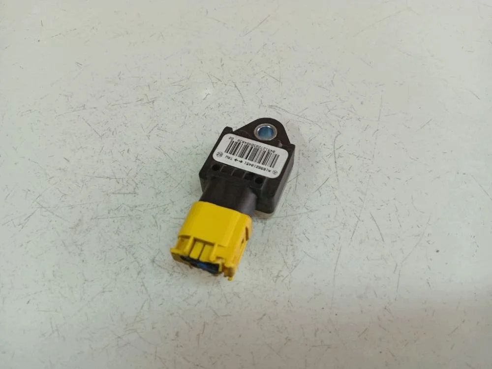 Mercedes-Benz B-CLASS Sensor Airbag A1698210451 image 3