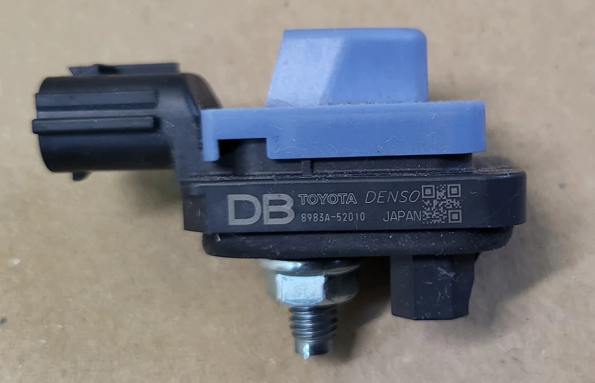 Sensor de impacto Toyota RAV4 V XA50 8983A-52010