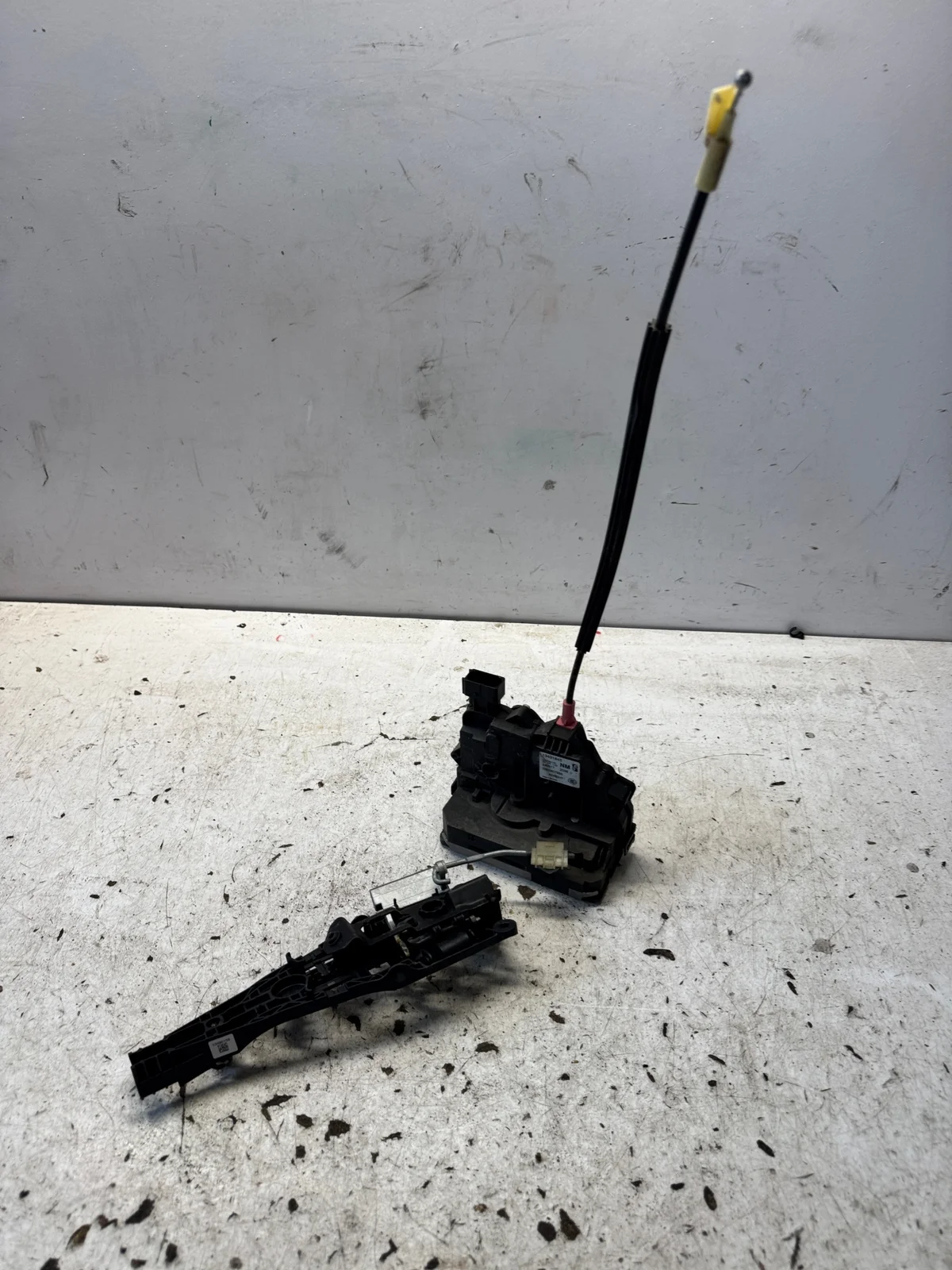 Fechadura Porta Traseira Direita Opel Corsa E 13431845