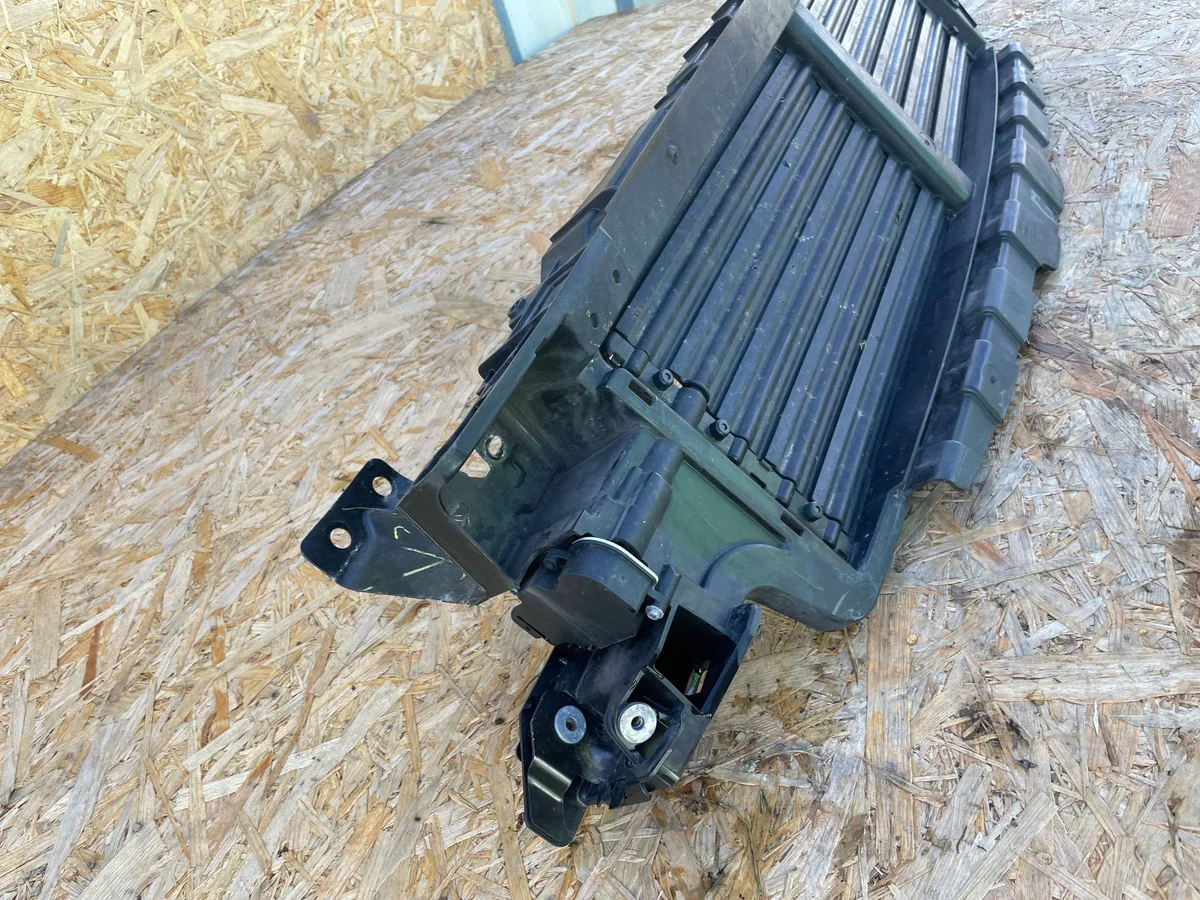 Air Intake Grille Volvo XC60 II 1129689XX 2017-