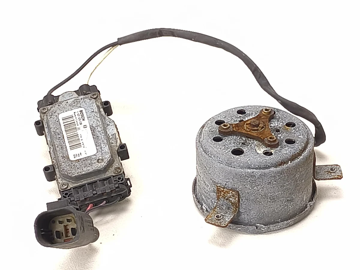 Mercedes W212 R172 204 tuulettimen moottorin rele 1137328230