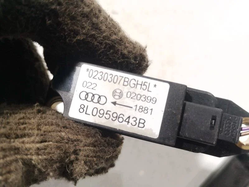 Audi A3 Airbag-sensor 8L0959643B image 3