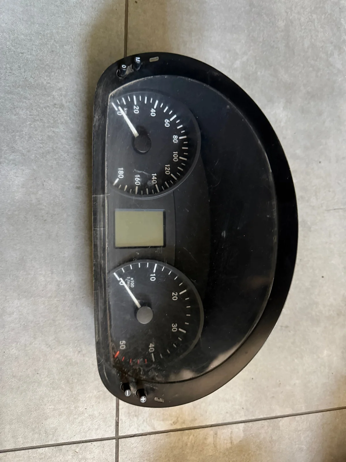 Compteur Mercedes A906446882