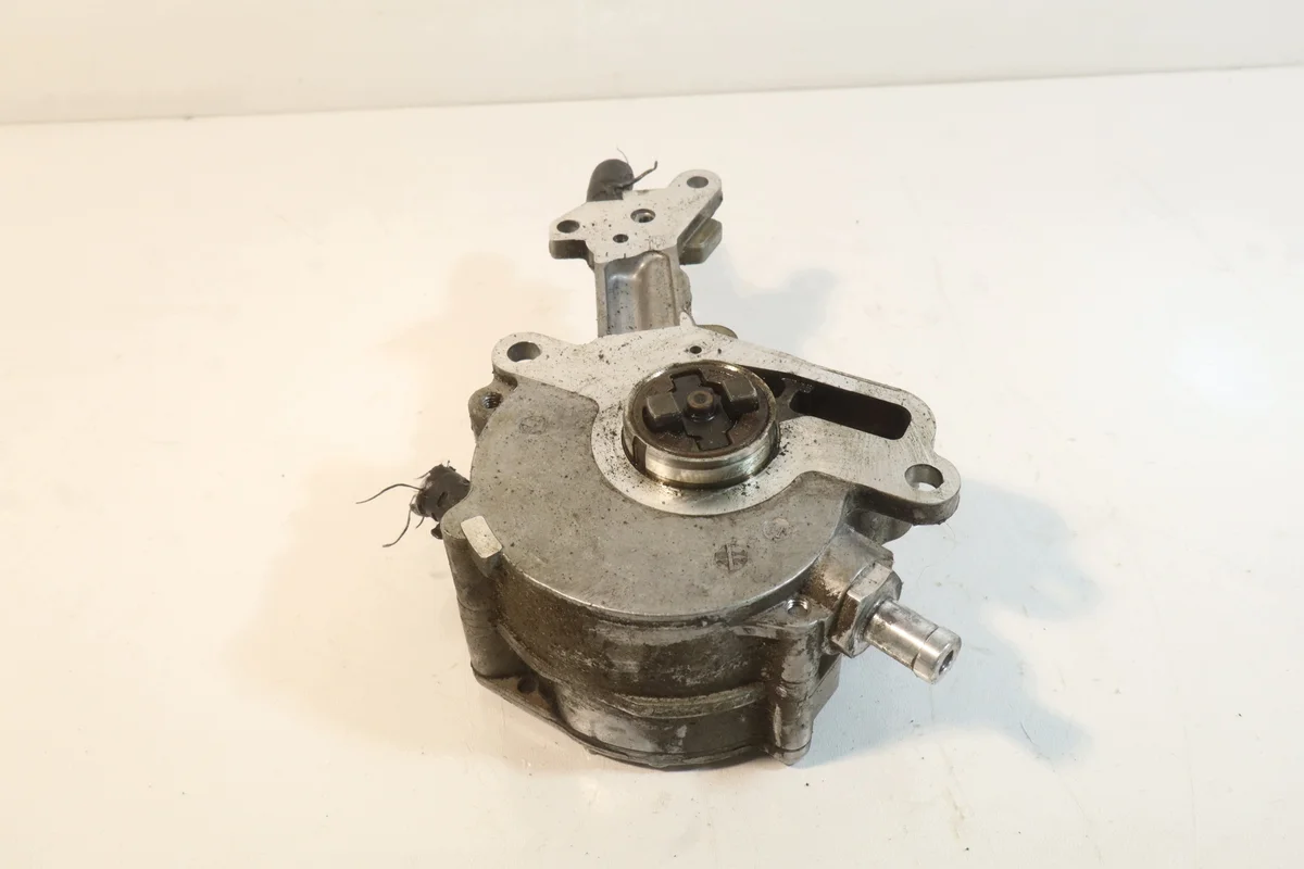 Vacuümpomp Volkswagen Golf Plus 1.9TDI 301121B2