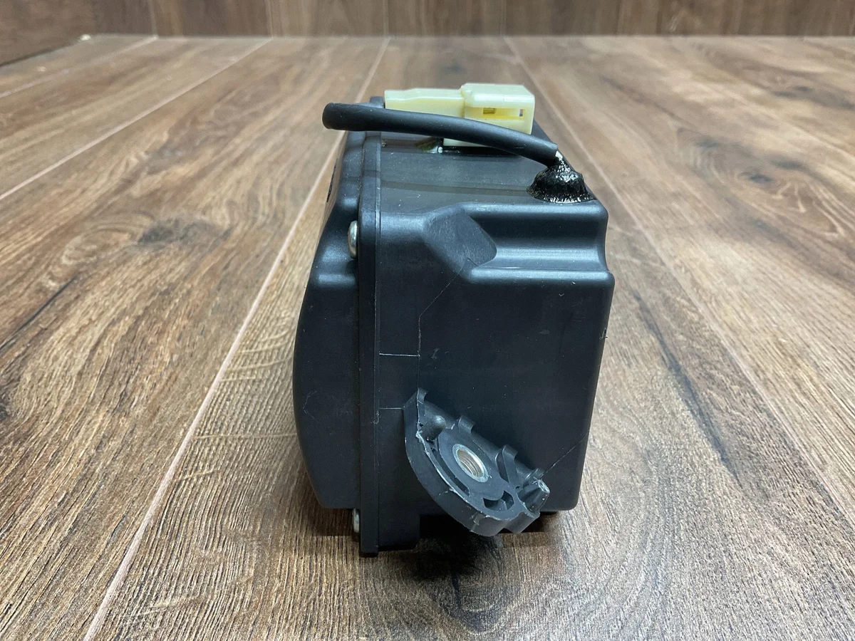 Toyota GR 86 Subwoofer 86301CC300 image 4
