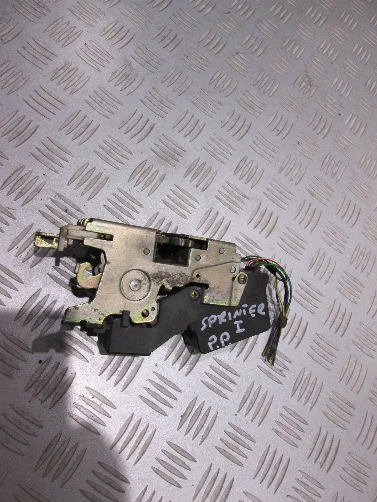 Fechadura Porta Direita Frente Mercedes Sprinter I 9017200635