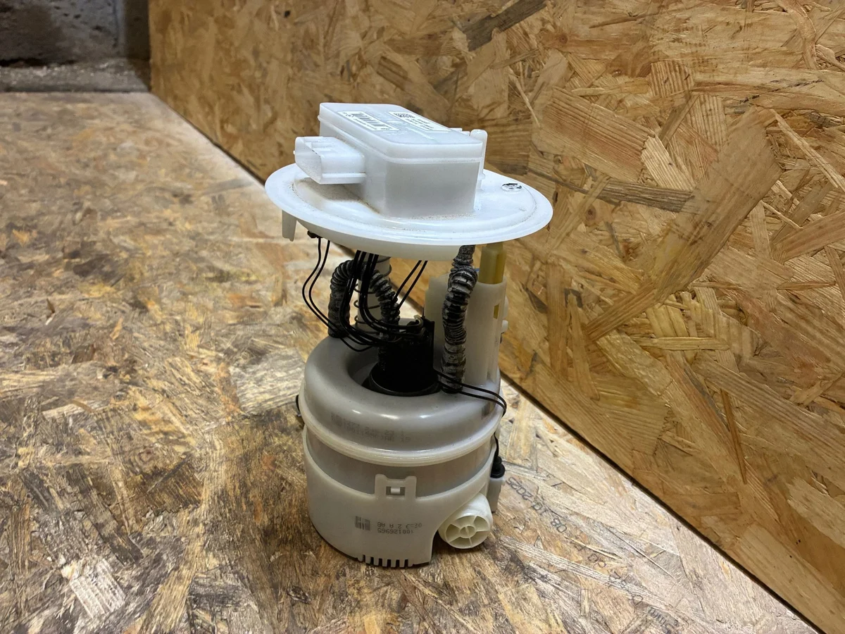 Bränslepump Renault 1.6 SCE E-TECH 170118610R image 3