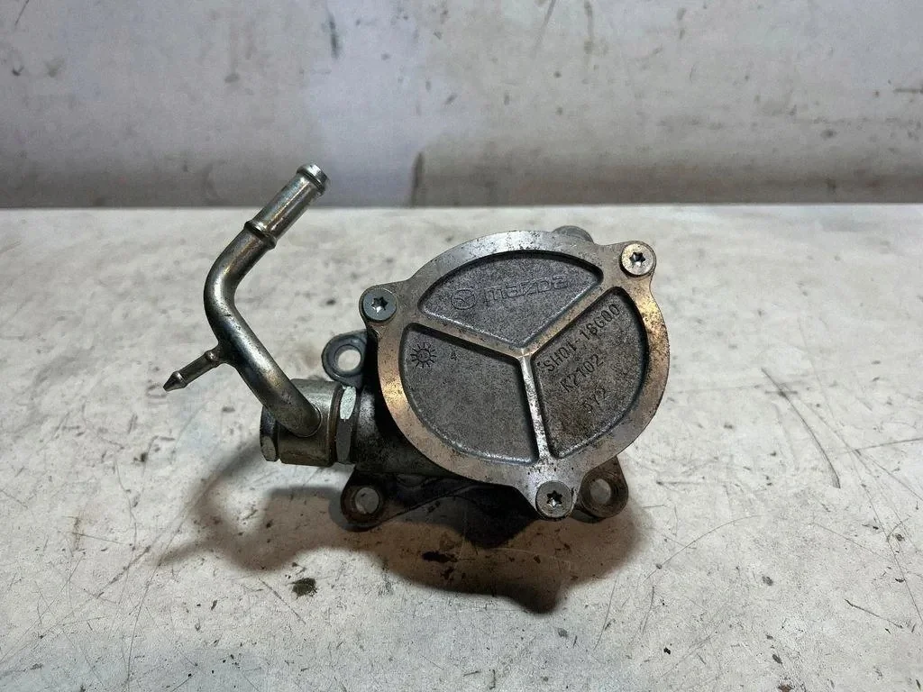 Pompe à vide Mazda 6 II GH K2102