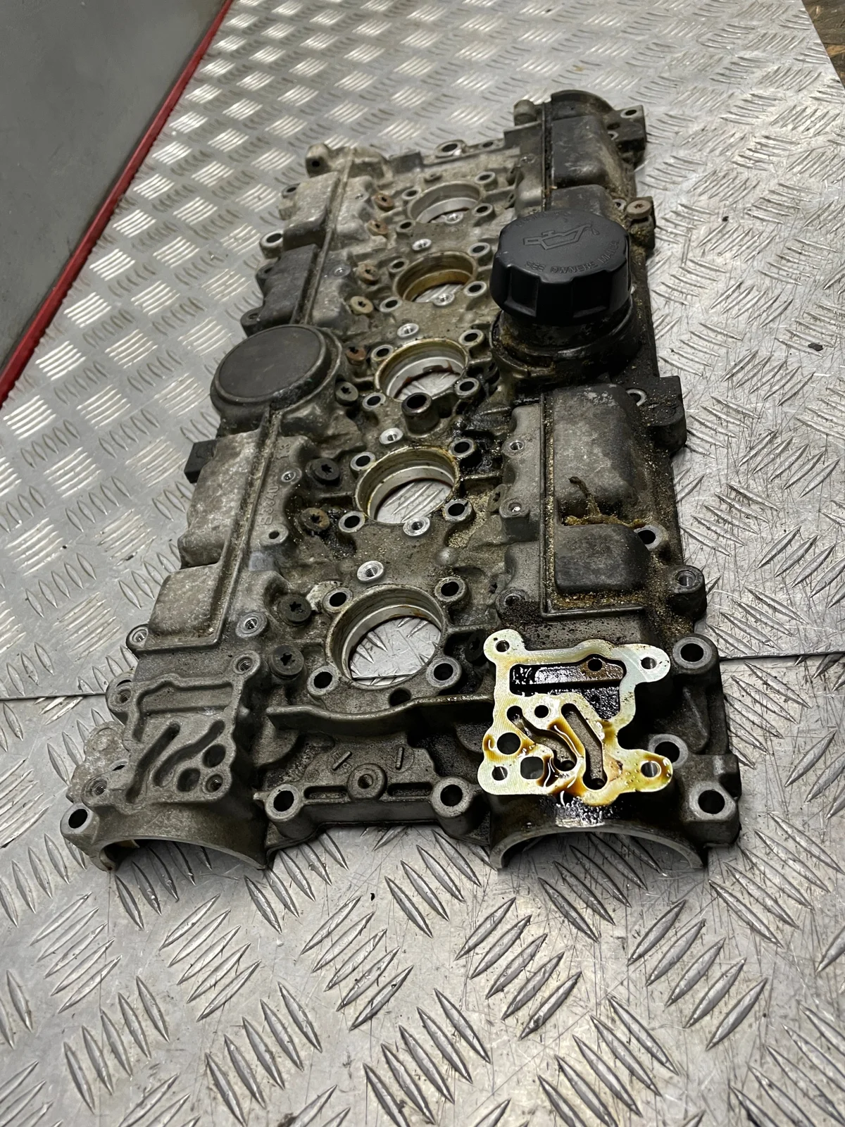 Venttiilikopan kansi Volvo S80 2,4B 98-06 OEM 456852963666478