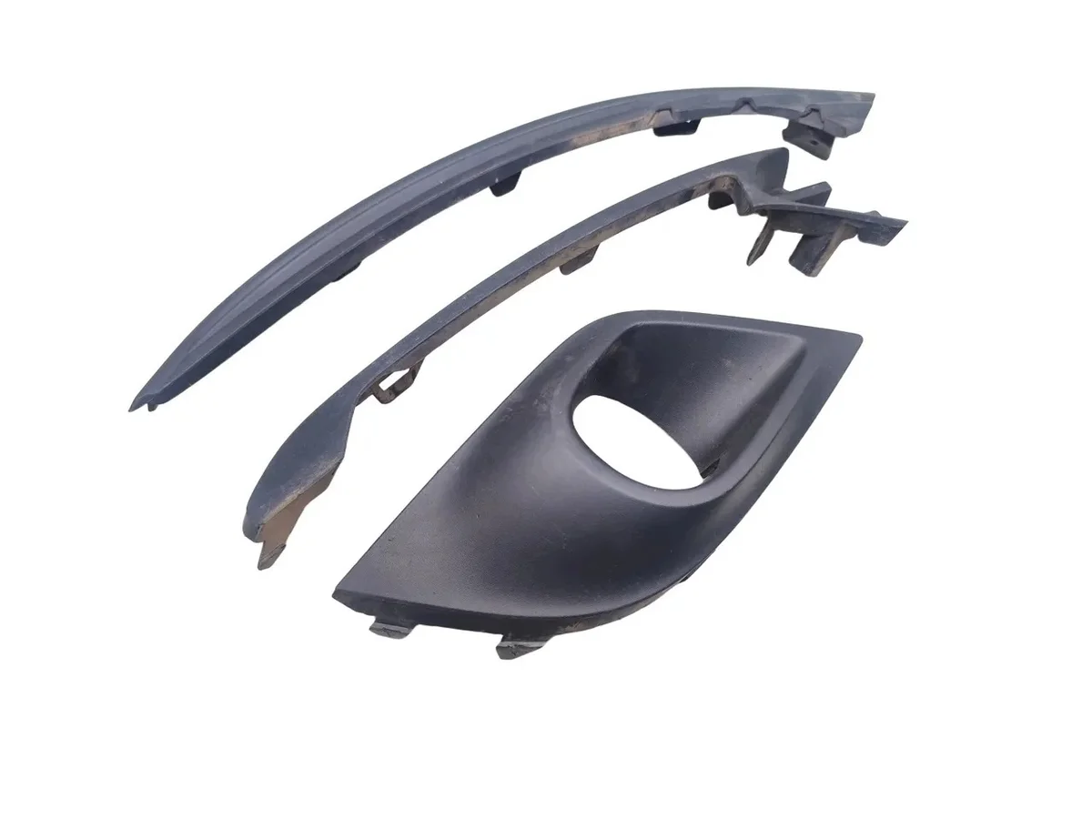 Renault Clio Farol de Nevoeiro Esquerdo 261A39715R