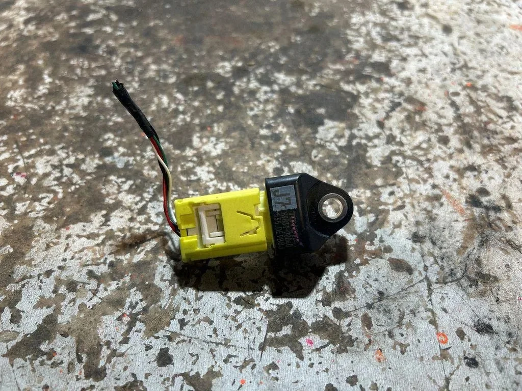 Sensor de impacto airbag Toyota RAV 4 8983128040