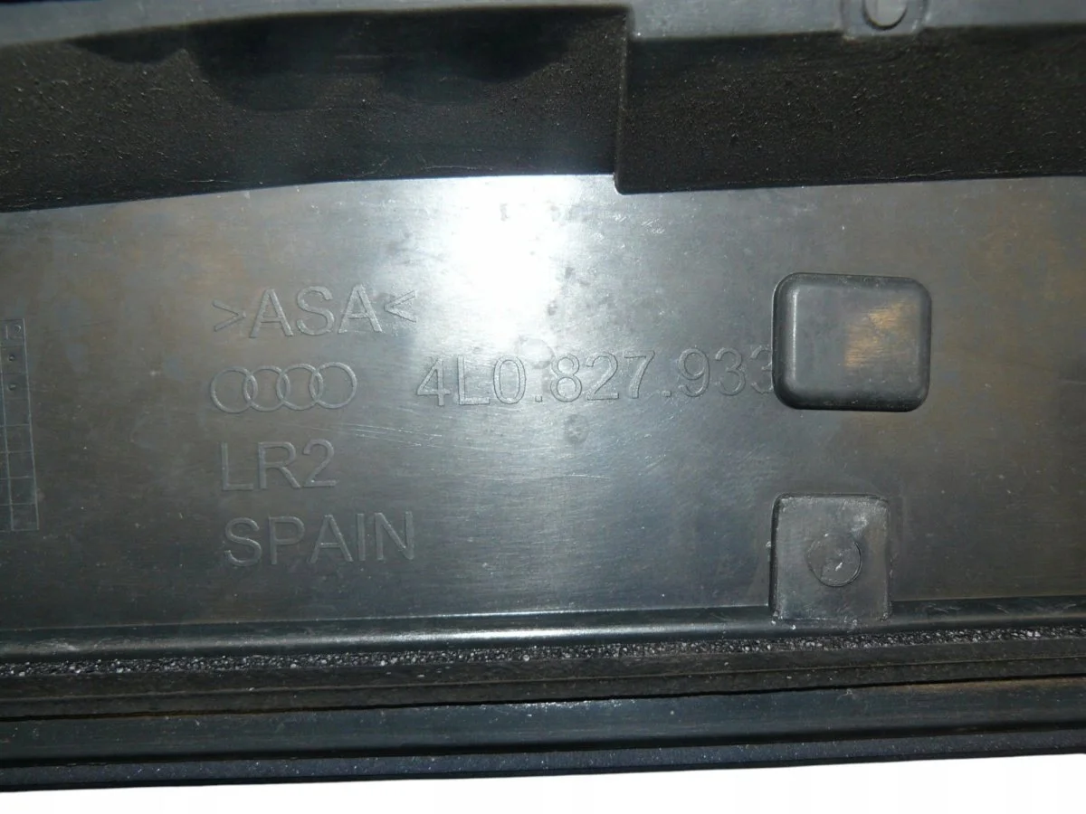Audi Q7 4L takaluukun spoileri 4L0827933 image 8