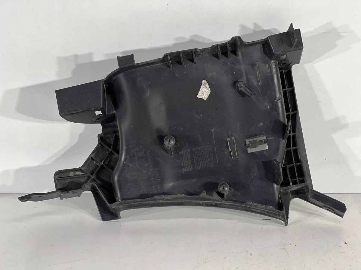Air Duct Right Front Audi A5 8B3121764A