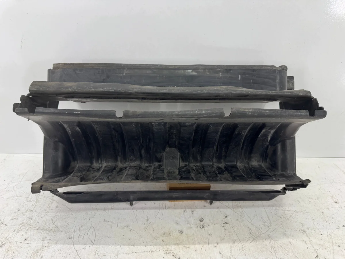 Land Rover Discovery III Air Intake Vent DXJ500082